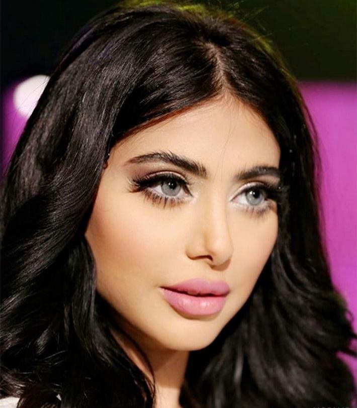 خواستگاری ملکه زیبایی بحرینی از رونالدو