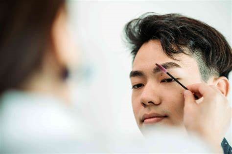 استرس دامادها در شب عروسیشان، گریم صورتشان است