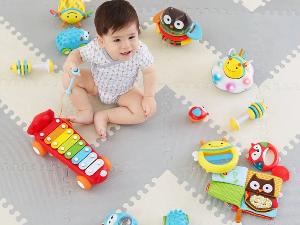 اسباب بازی مناسب باعث بروز خلاقیت در کودک می‌گردد