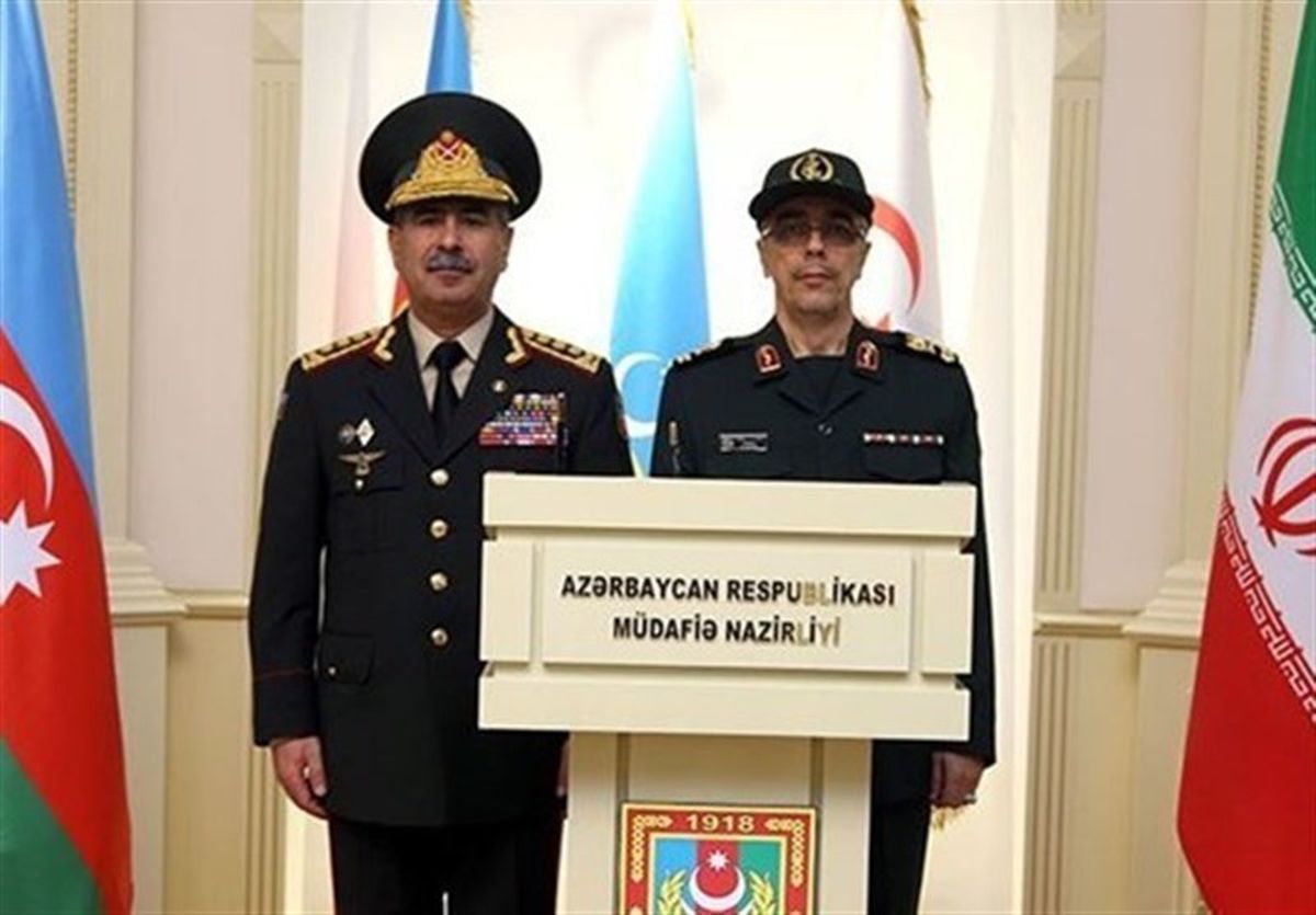 وزیر دفاع آذربایجان