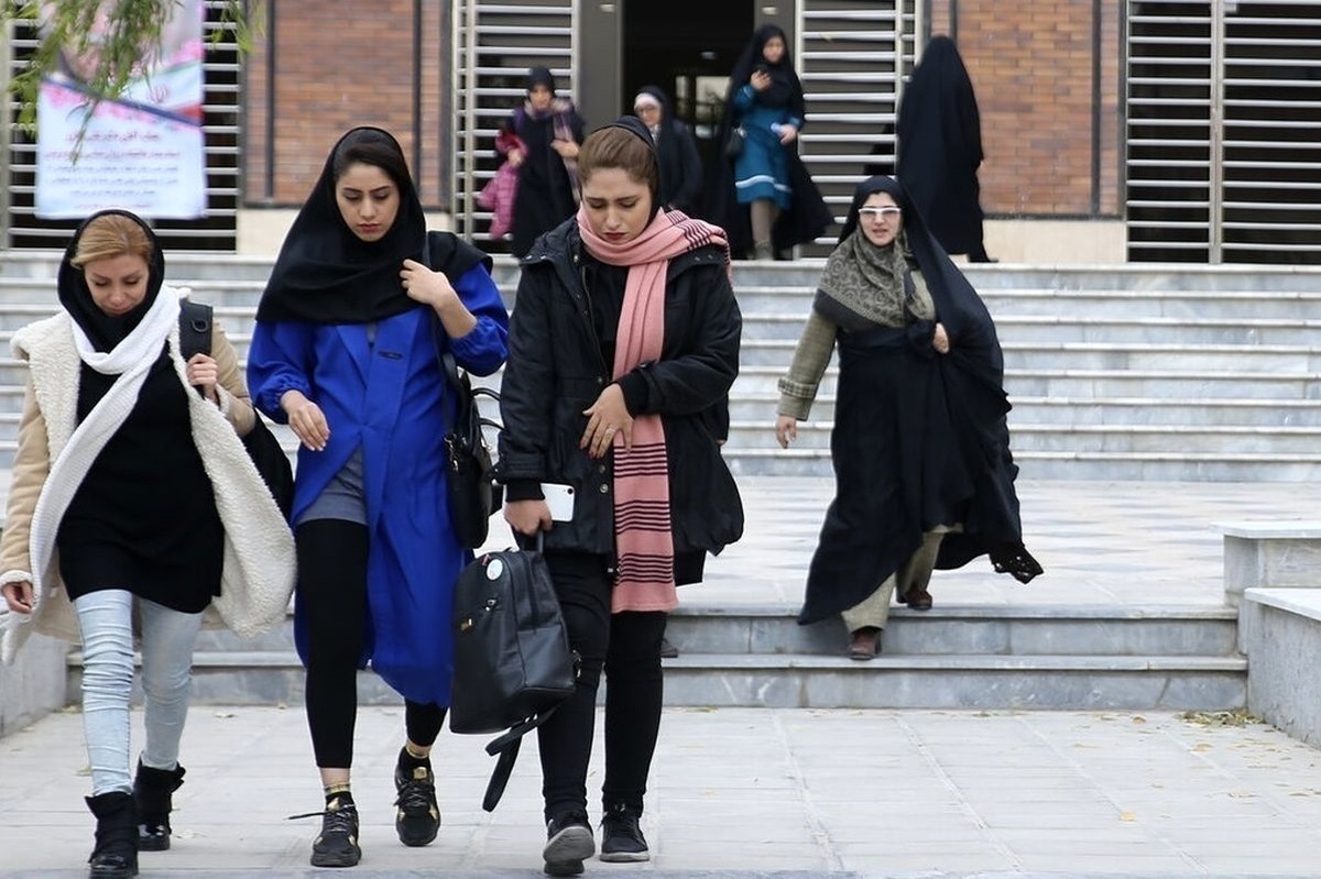 قانون حجاب مردم را به لج‌بازی وادار می‌کند