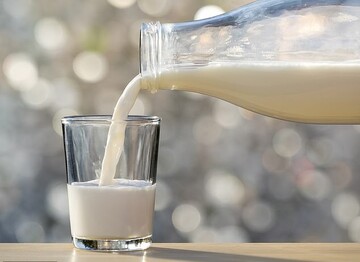 شیر را چه زمانی مصرف کنیم بهتر است؟