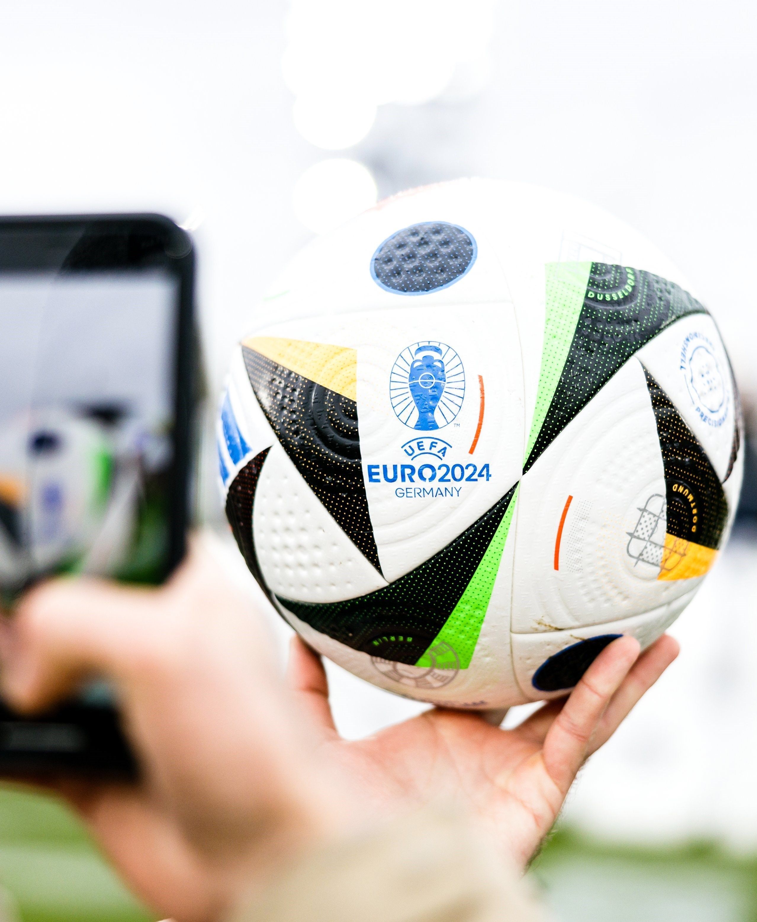 رونمایی از توپ یورو ۲۰۲۴ با تکنولوژی خاص