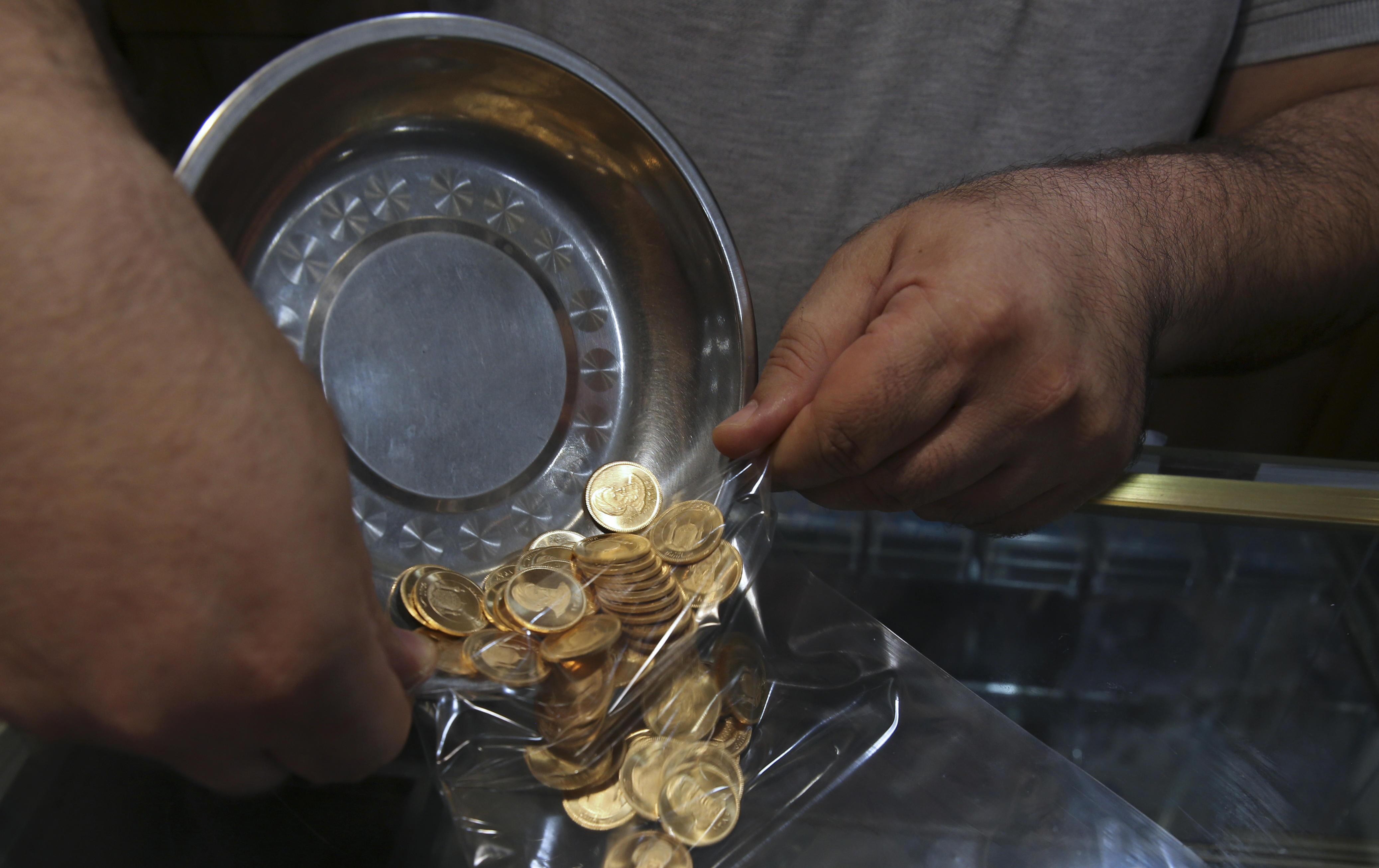 رشد حباب سکه در روند کاهشی بازار طلا