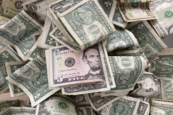 دلار در آستانه ورود به کانال ۴۹ هزار تومانی