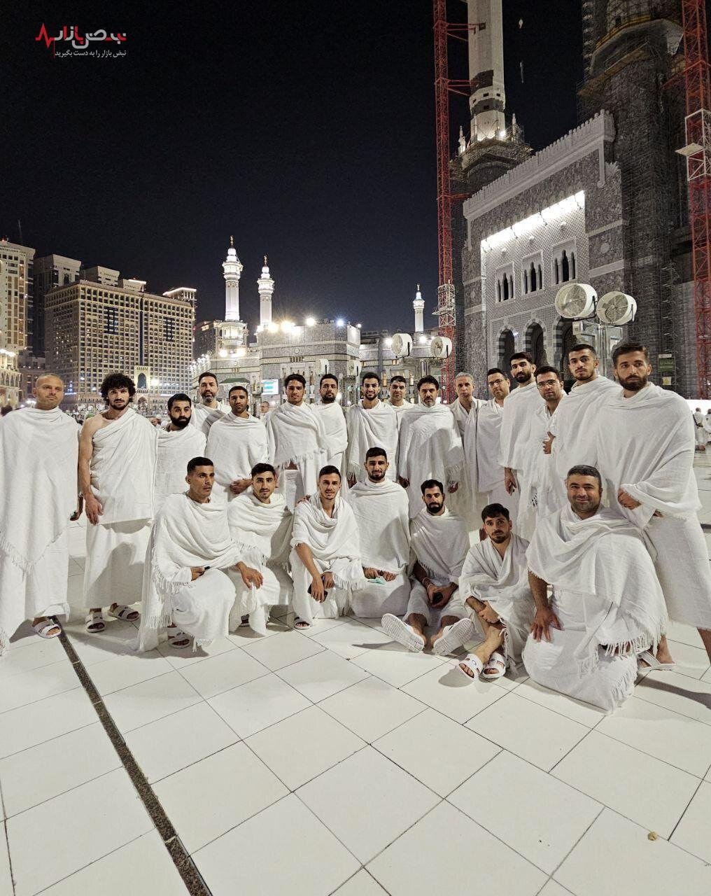 بازیکنان پرسپولیس با لباس احرام در مکه+ عکس