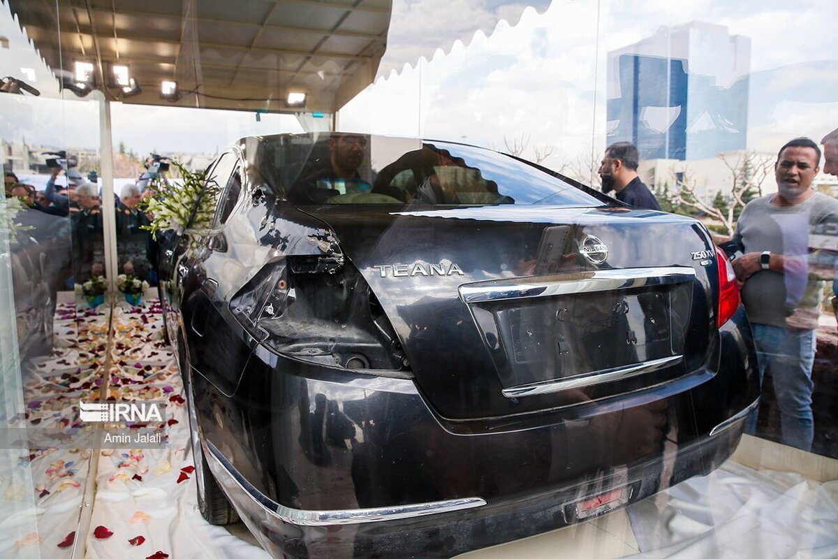 عکس/ رونمایی از خودرو شهید فخری‌زاده در حمله تروریستی