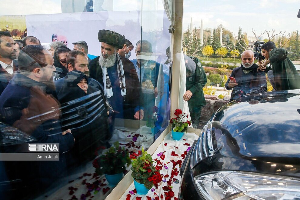 عکس/ رونمایی از خودرو شهید فخری‌زاده در حمله تروریستی