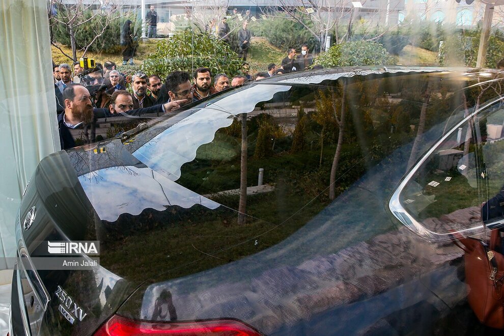 عکس/ رونمایی از خودرو شهید فخری‌زاده در حمله تروریستی