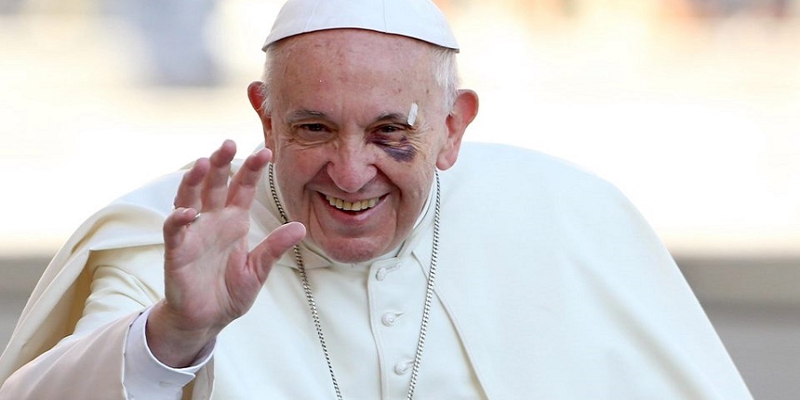 فیلم/ یک آیین عجیب در رُم؛ پاپ پای زنان زندانی را شست و بوسید!