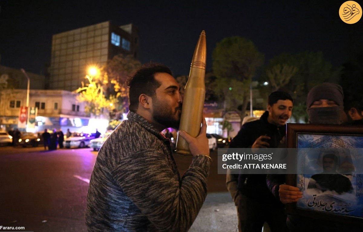 عکس/بوسه‌ای بر گلوله؛ عکس جوان ایرانی پربازدید شد