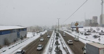 برف گیر شدن ۱۹ محور ار جاده‌های کشور