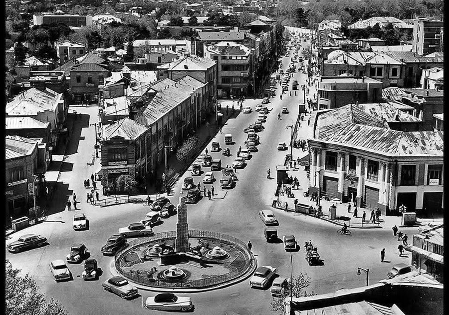 عکسی قدیمی از میدانی در تهران که بار‌ها شکل عوض کرد