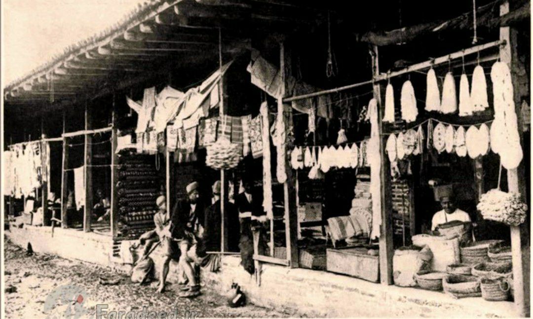 مغازه‌ها در بازار رشت حدود ۱۳۰ سال پیش دوره قاجار