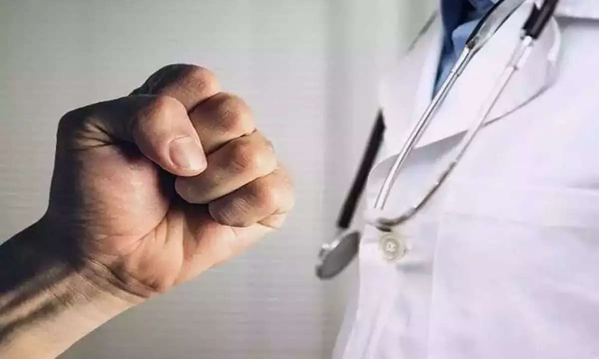 آیا خشونت علیه پزشکان قابل درمان است؟