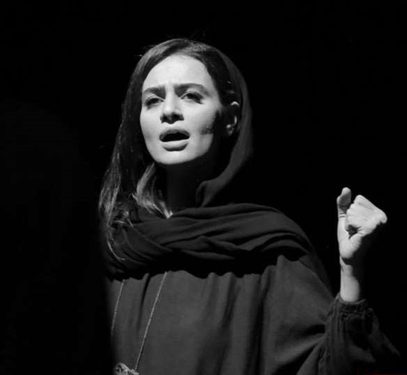 هیوا سیفی‌زاده کیست؟ / از آواز کلاسیک تا مسیری پرچالش در دنیای هنر ایران