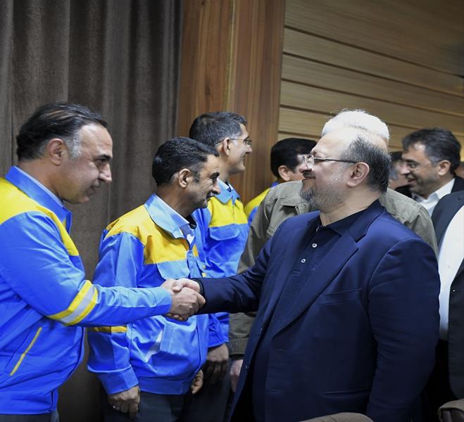 شریعتمداری در پتروشیمی بوعلی سینا تأکید کرد: هدفگذاری هلدینگ خلیجفارس برای تأمین منابع مالی خارجی شریعتمداری در پتروشیمی بوعلی سینا تأکید کرد: هدفگذاری هلدینگ خلیجفارس برای تأمین منابع مالی خارجی