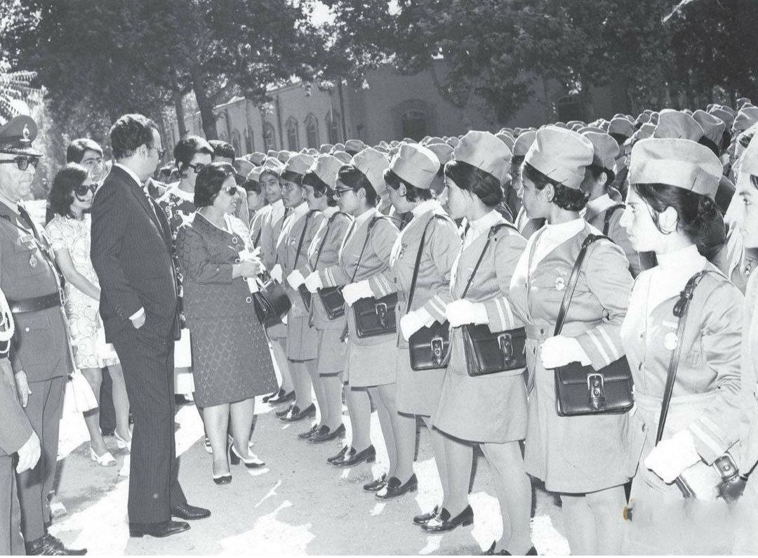 اعطای سردوشی به اولین دوره دختران سپاه دانش