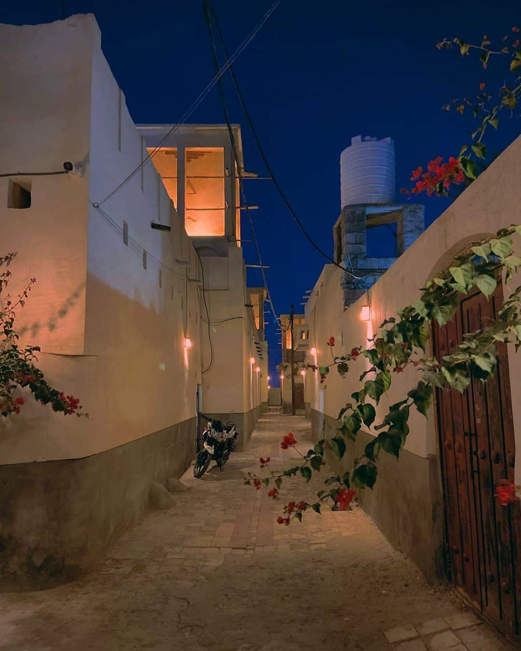 کوچه پس کوچه‌های زیبای بندر تاریخی کنگ