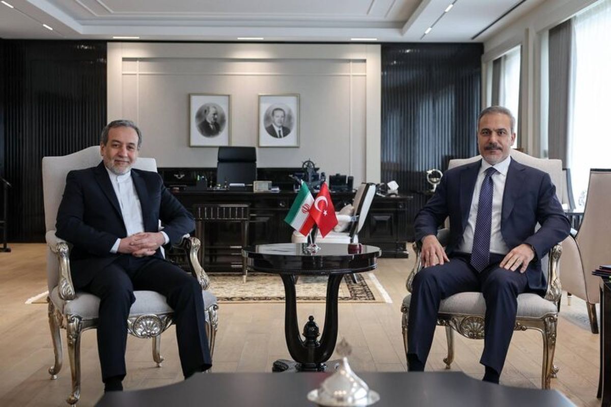 هشدار عراقچی به هاکان فیدان درباره سوریه