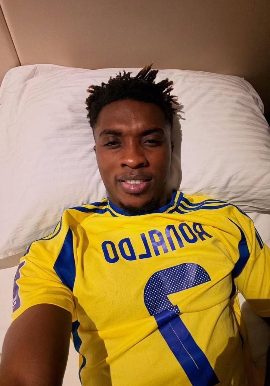 پیراهن رونالدو بر تن بازیکن استقلال