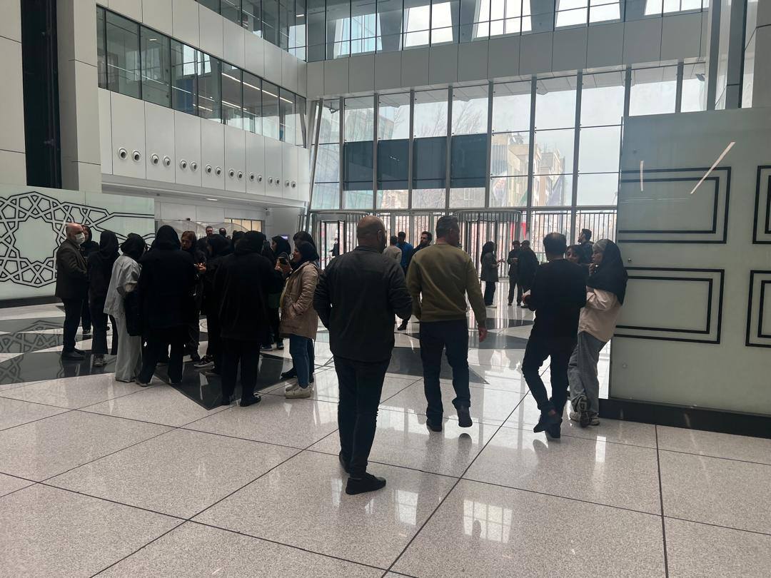 اعتصاب معامله گران تالار اصلی بورس تهران