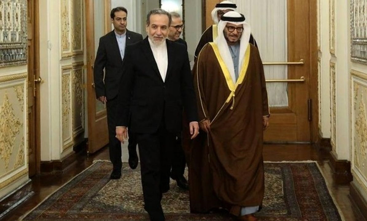 چرا امارات؟ چرا انور قرقاش؟ چرا امارات؟ چرا انور قرقاش؟