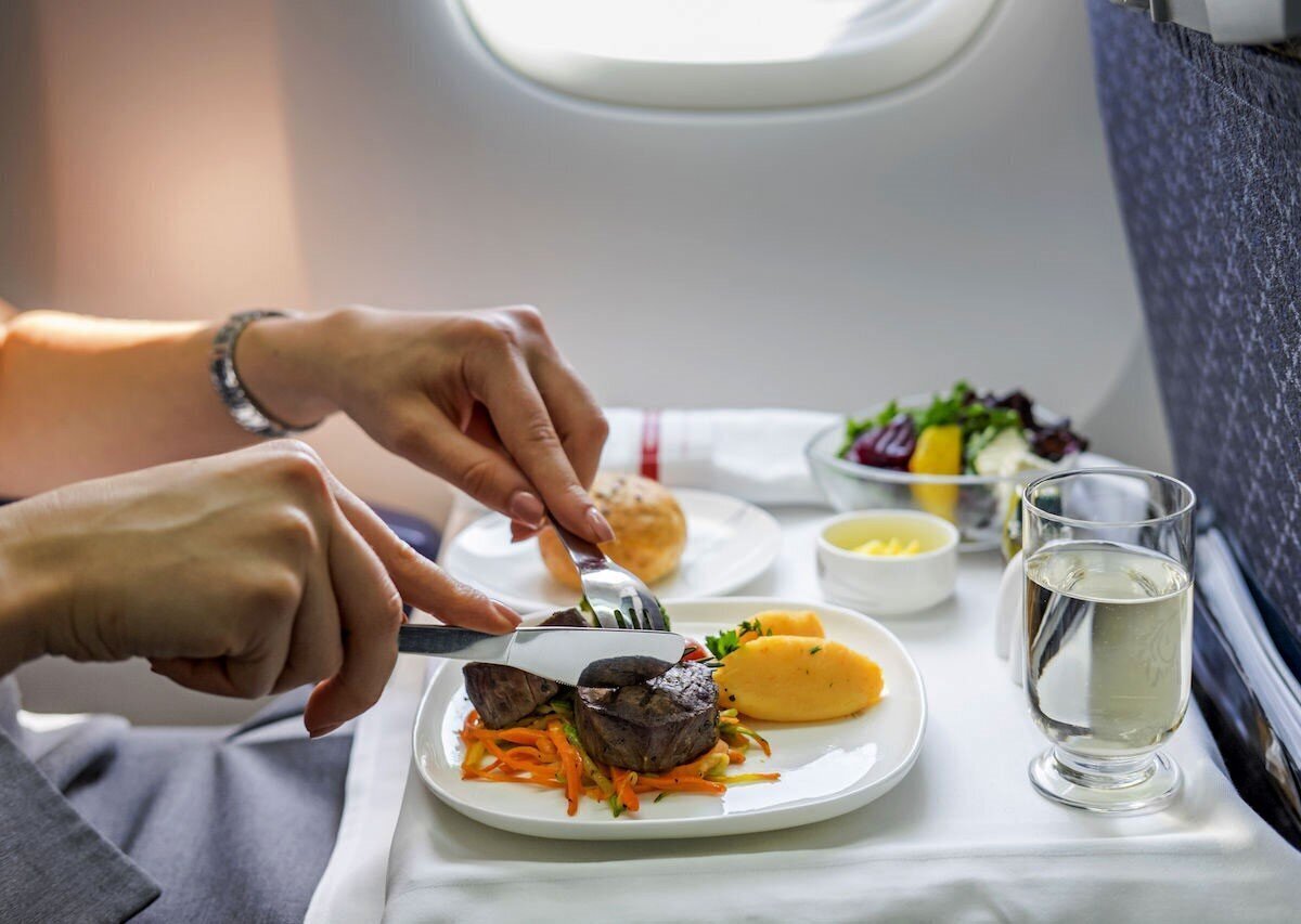 ممنوعیت توزیع مواد غذایی ناسالم