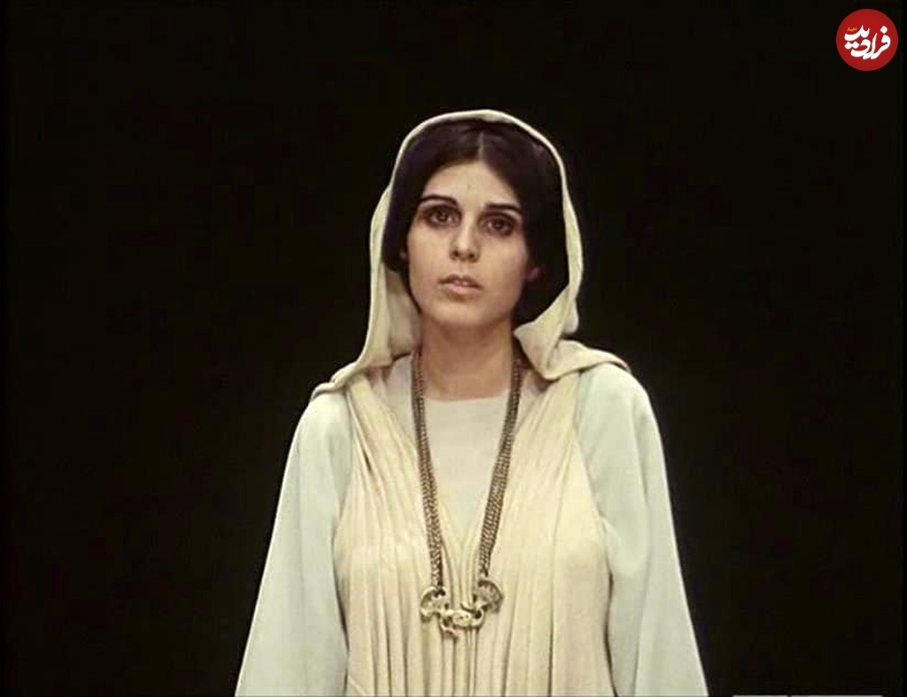 آهو خردمند در جوانی