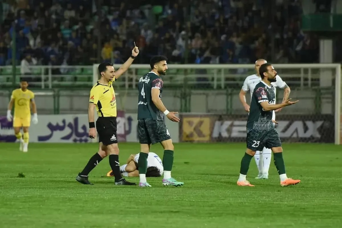 پنالتی استقلال مقابل ذوب‌آهن سوخت؟
