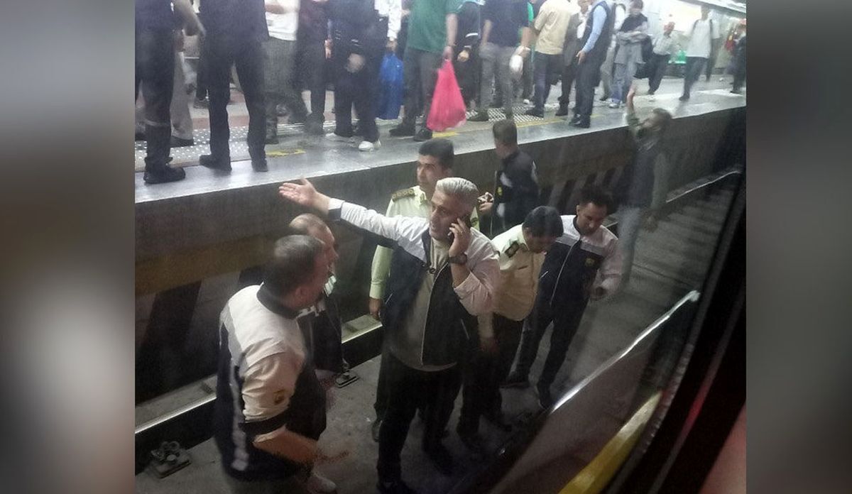 سقوط دختر جوان در مترو دروازه دولت
