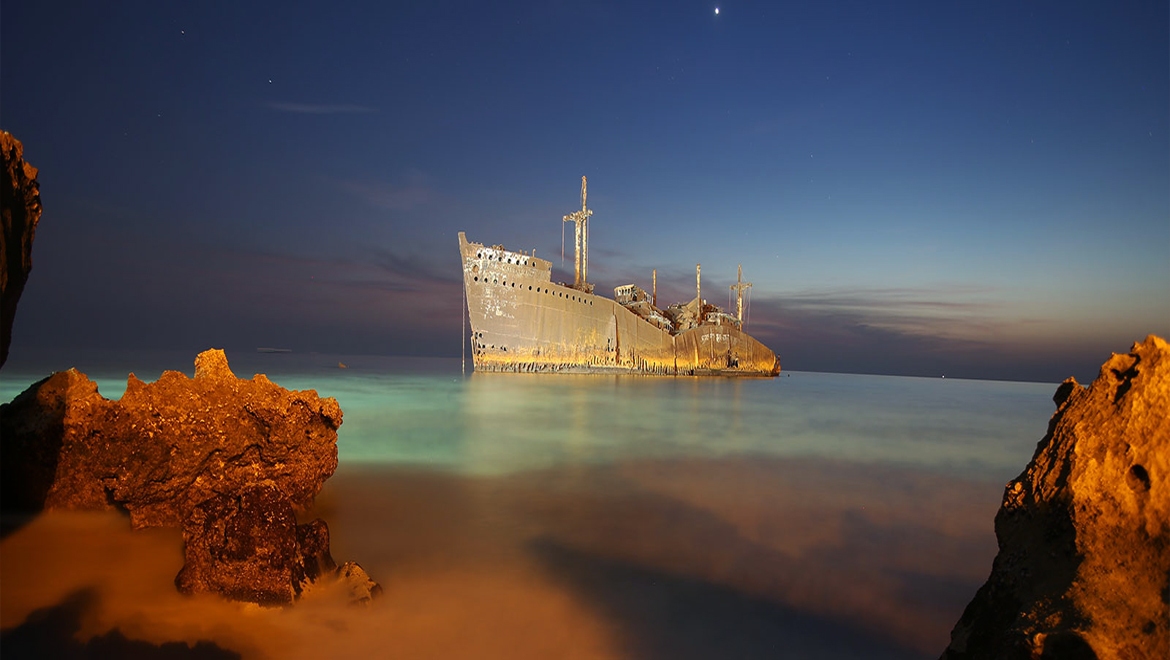 فیلم/ تصاویر ناراحت کننده این بار از کیش؛ کمر کشتی یونانی شکست