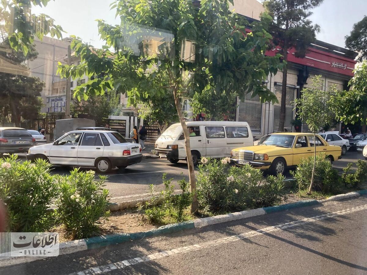 عکس/ ماشین عجیب خداداد عزیزی در خیابان‌های تهران