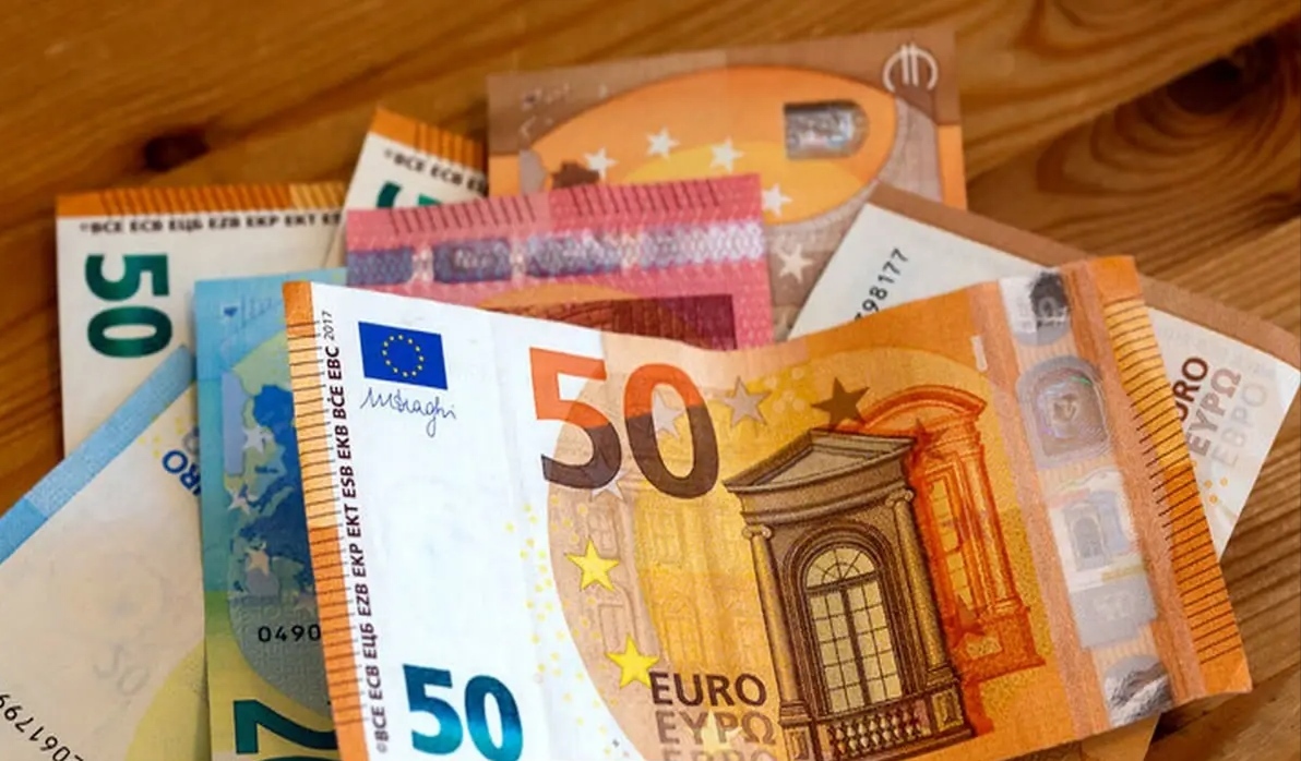 همه آنچه باید درباره یورو بدانیم/ یورو ۴۵ هزار برابر رتومان!