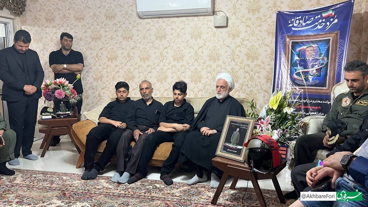 عکس/حضور اژه ای در منزل شهیدان مصطفوی و دریانوش