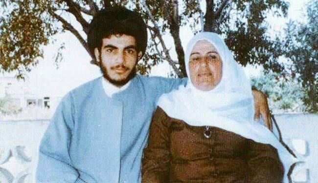 عکس/ سید حسن نصرالله در کنار مادرش