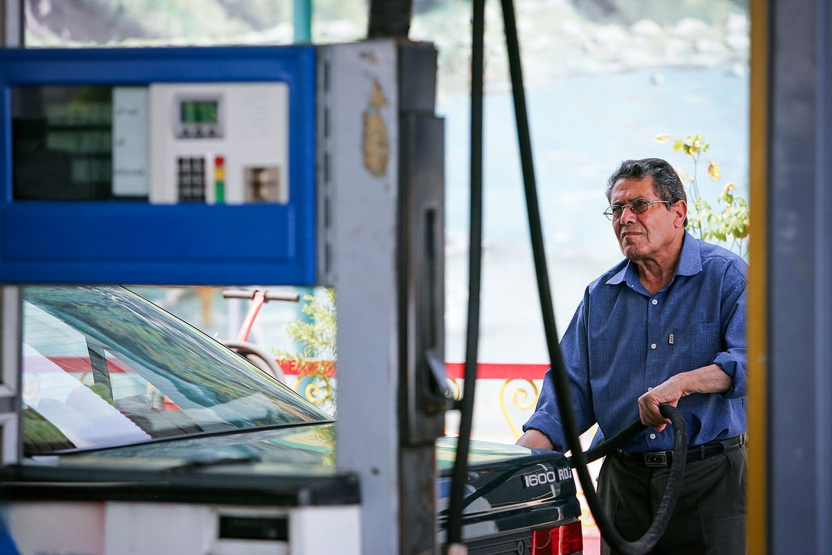 مصوبۀ دولت برای افزایش تولید بنزین معمولی