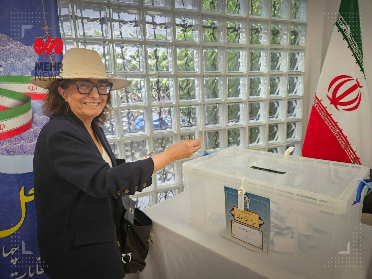 عکس/ حضور خانم الهه هیکس در صندوق رای بروکسل