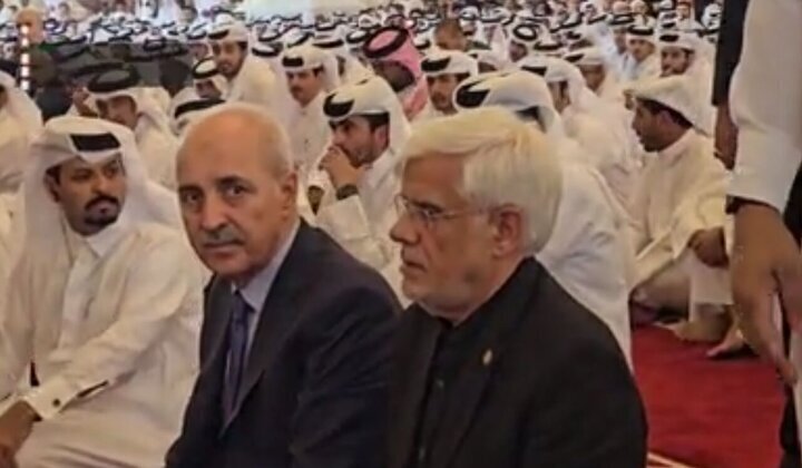 عکس/حضور محمدرضا عارف در نماز جمعه قطر