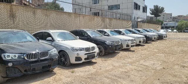 کشف ۱۴ دستگاه BMW در خانه‌ای مسکونی در تهران!