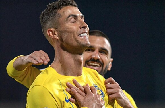 عکس/ شادی احساسی رونالدو بعد از  ثبت یک رکورد جدید