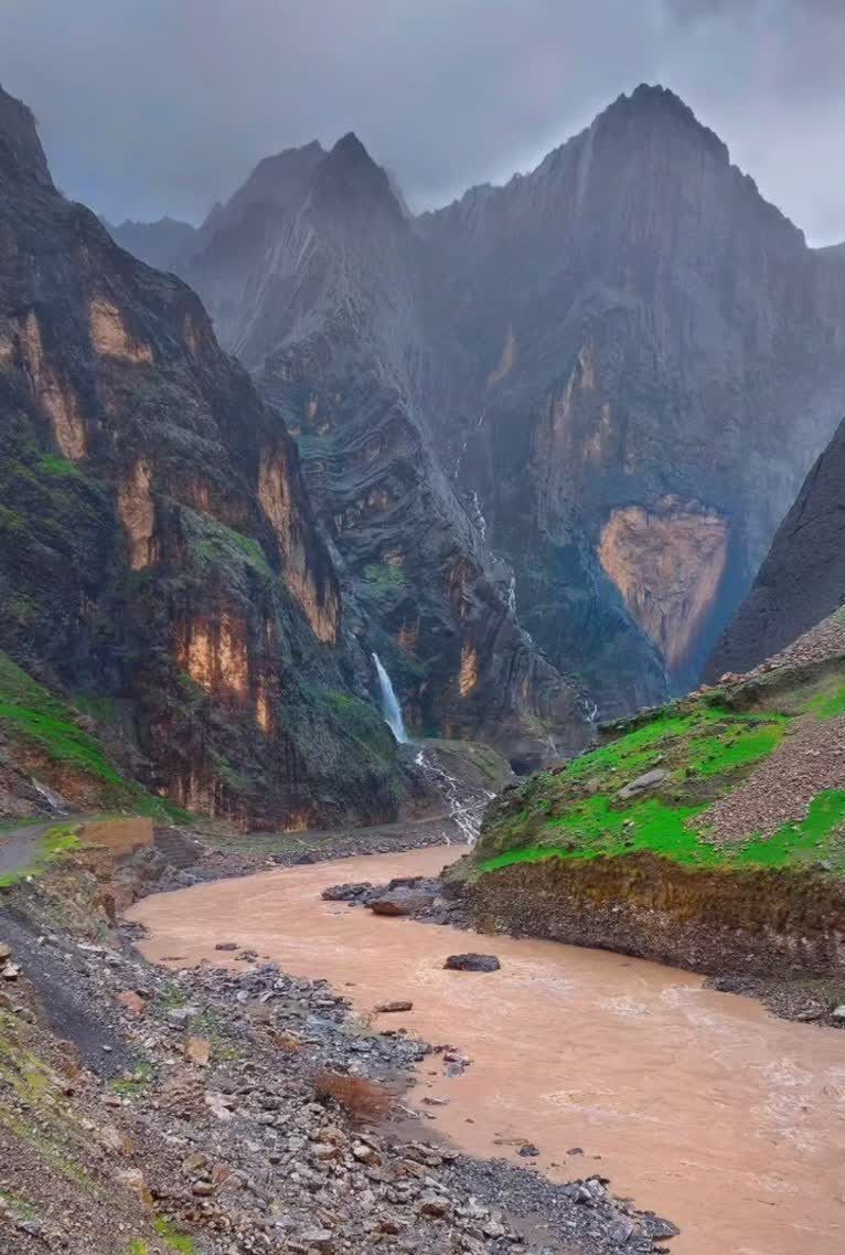 عکس/ طبیعت عجیب و بکر و رویایی در لرستان