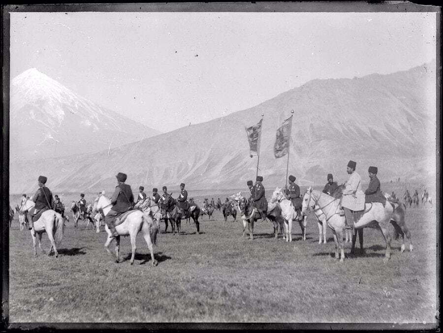 عکس/ اردوی ناصرالدین‌شاه در دشت لار با نمای کوه دماوند