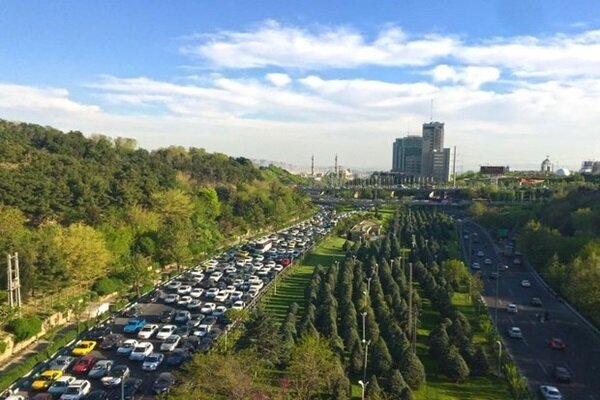 ترافیک سنگین در جاده کرج - چالوس و آزادراه تهران - شمال