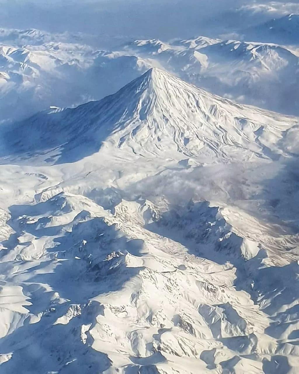 عکس/ این نما از شکوه دماوند نفس را بند می‌آورد