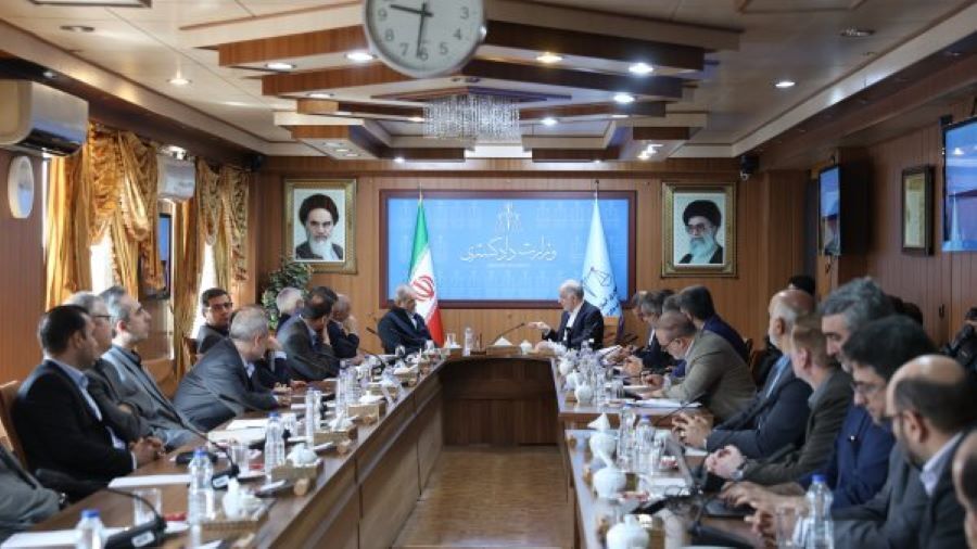 بازدید سرزده مسعود پزشکیان از وزارت دادگستری