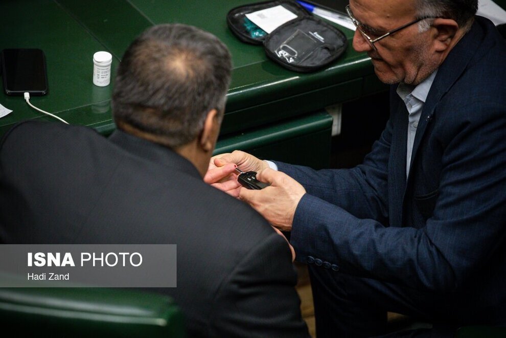 اینستاگرام گردی آقای نماینده مجلس