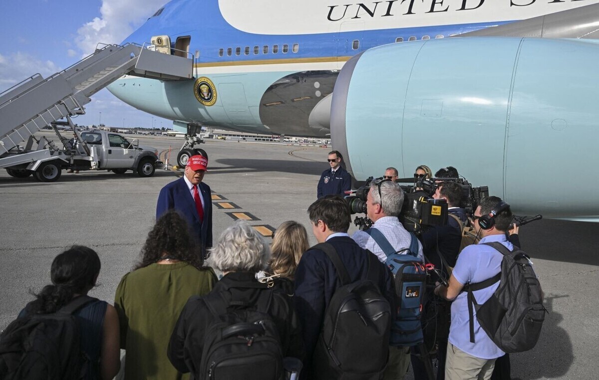 گفتگوی ترامپ با مشاورانش درباره ایران گفتگوی ترامپ با مشاورانش درباره ایران