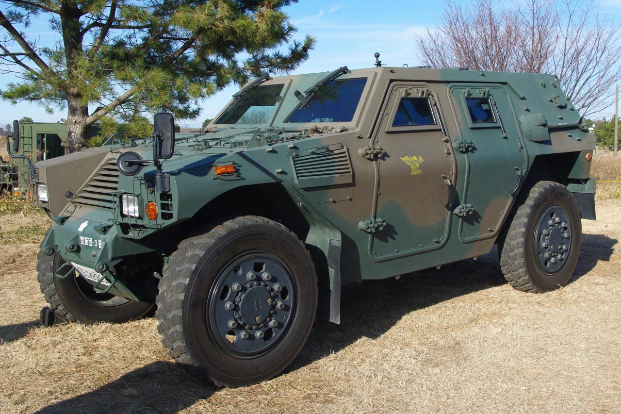 خودروی زرهی سبک Komatsu