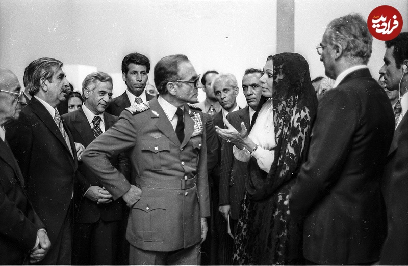 عکس/ بازدید فرح و محمدرضا پهلوی از حرم امام رضا ۴۷ سال پیش